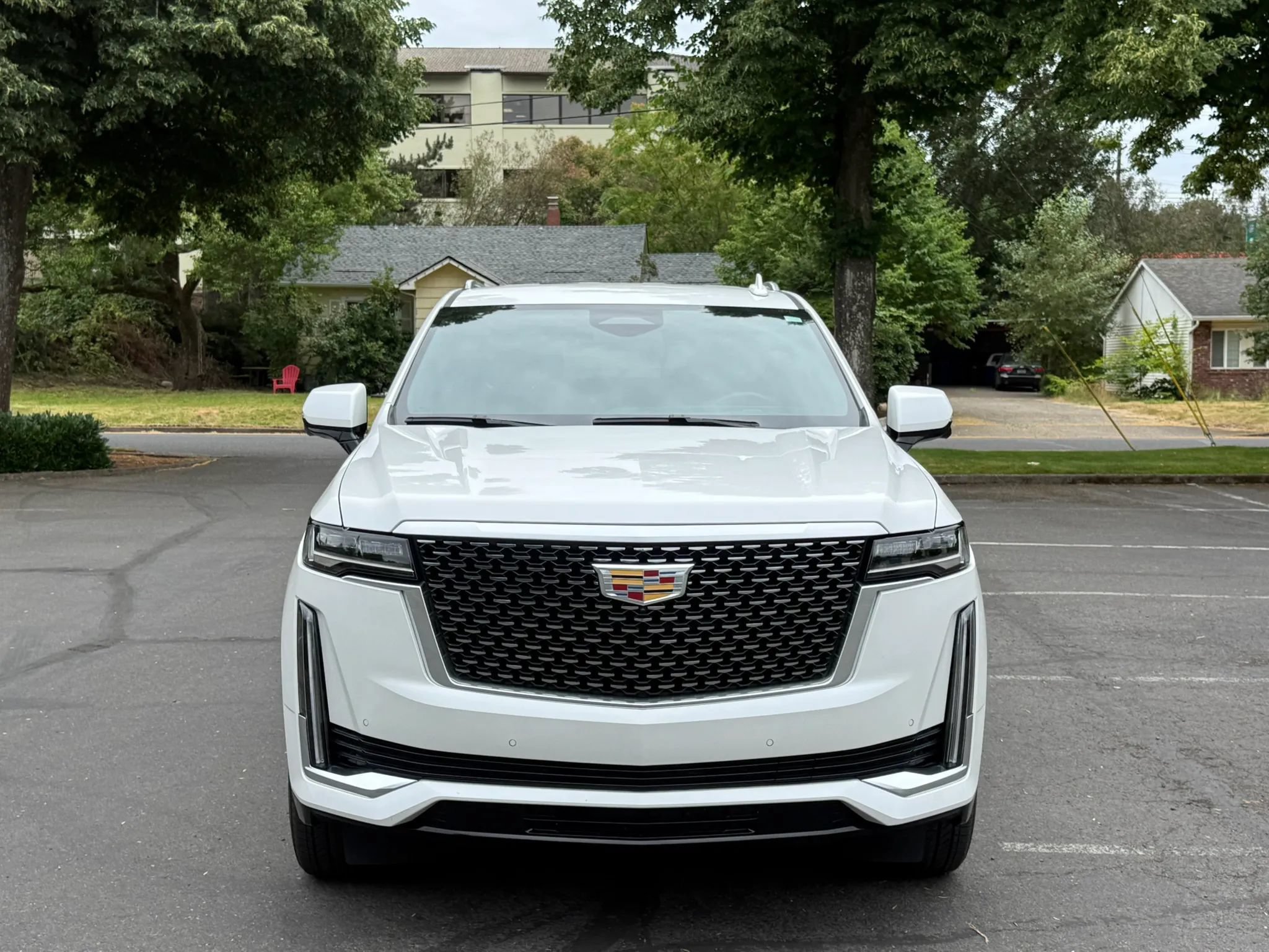 Used 2022 Cadillac Escalade ESV Luxury AWD/4WD image 9