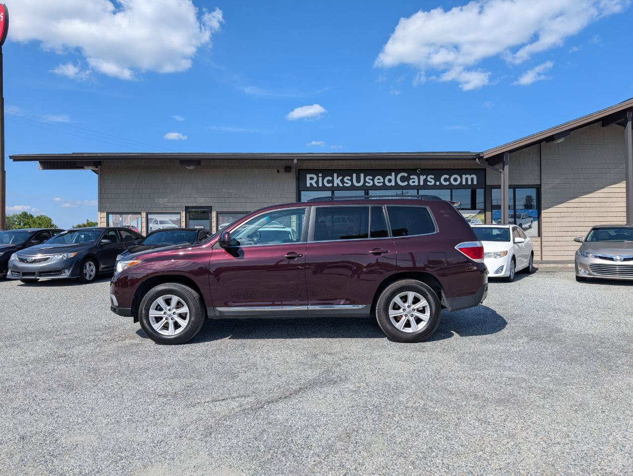 Used 2012 Toyota Highlander SE w/ Tow Pkg FWD image 11