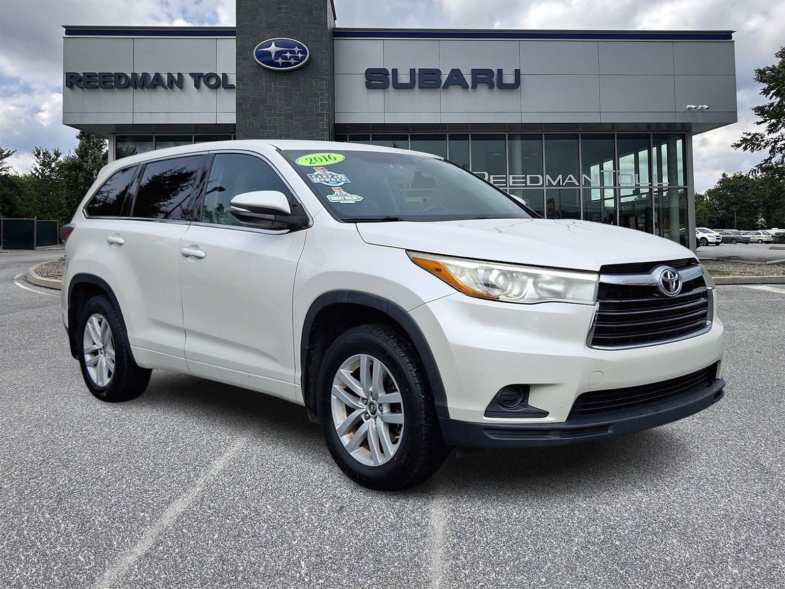 Used 2016 Toyota Highlander LE AWD/4WD image 1