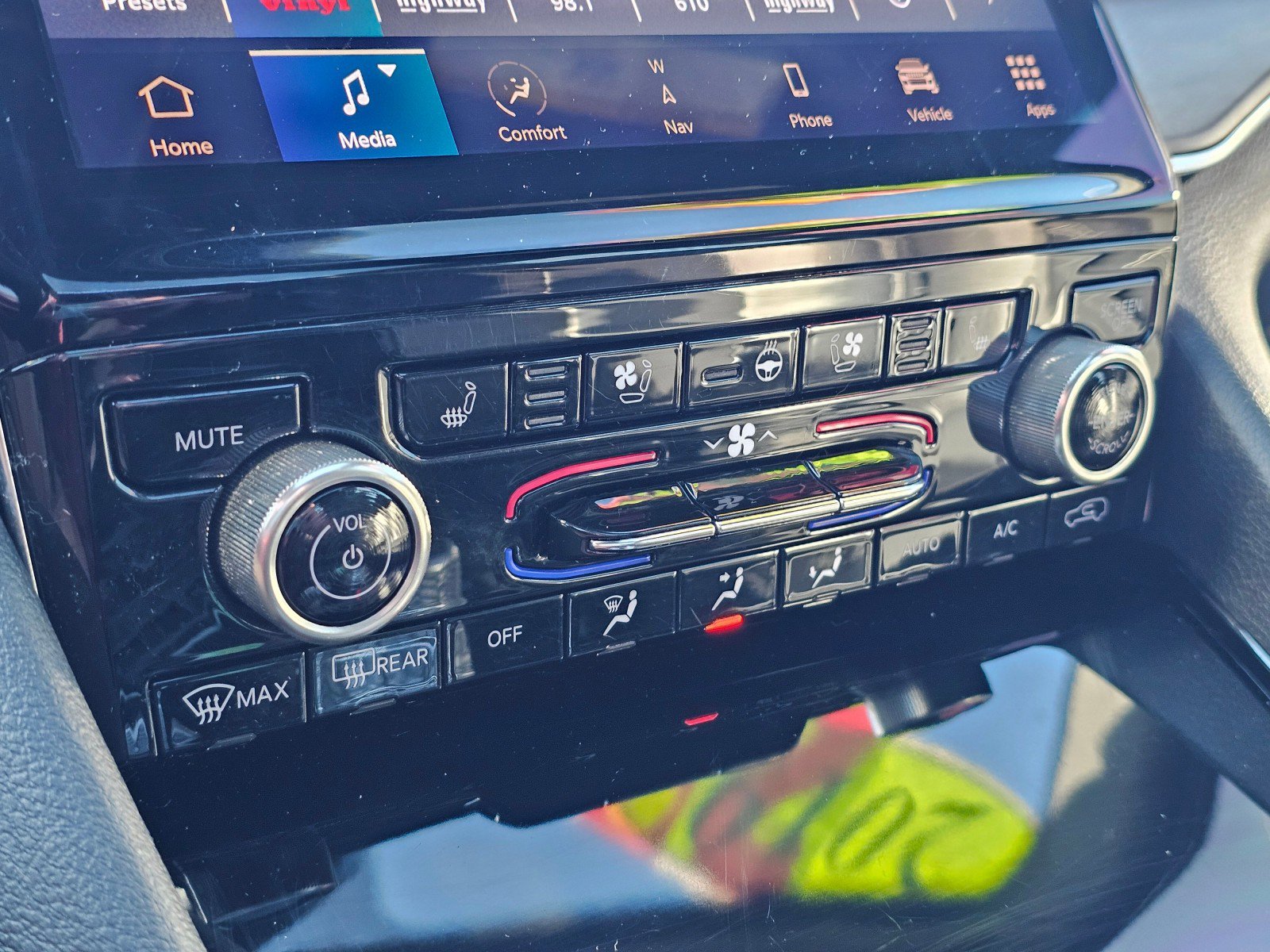 Used 2021 Jeep Grand Cherokee L Overland w/ MOPAR Finishing Package image 37