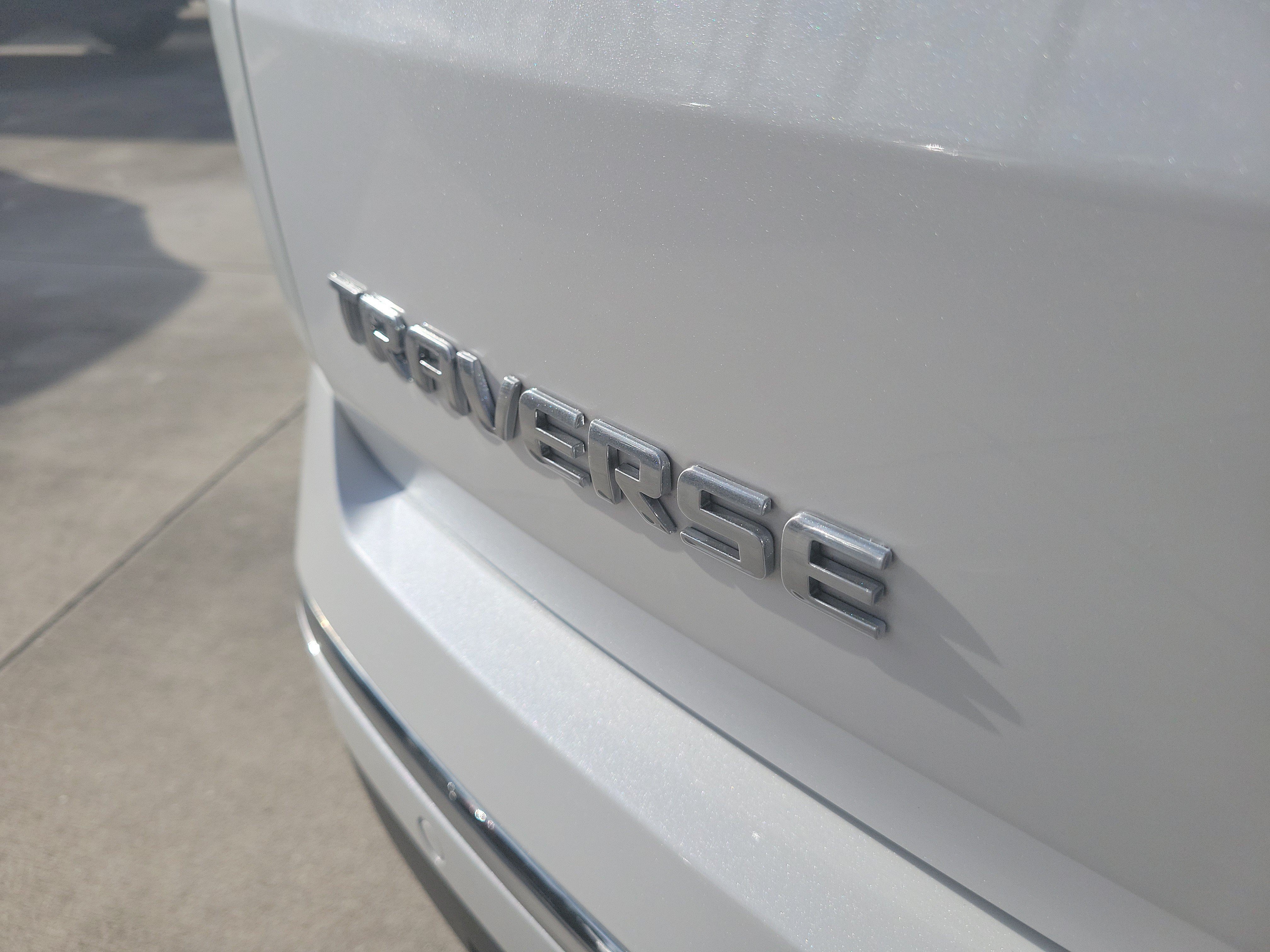 Used 2023 Chevrolet Traverse High Country FWD image 10
