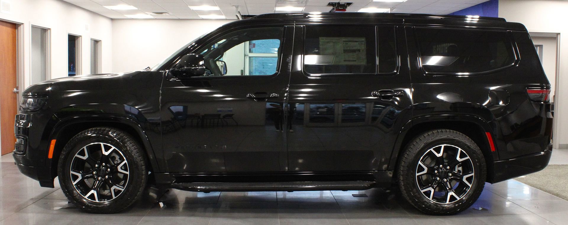 New 2025 Jeep Wagoneer Series II image 8