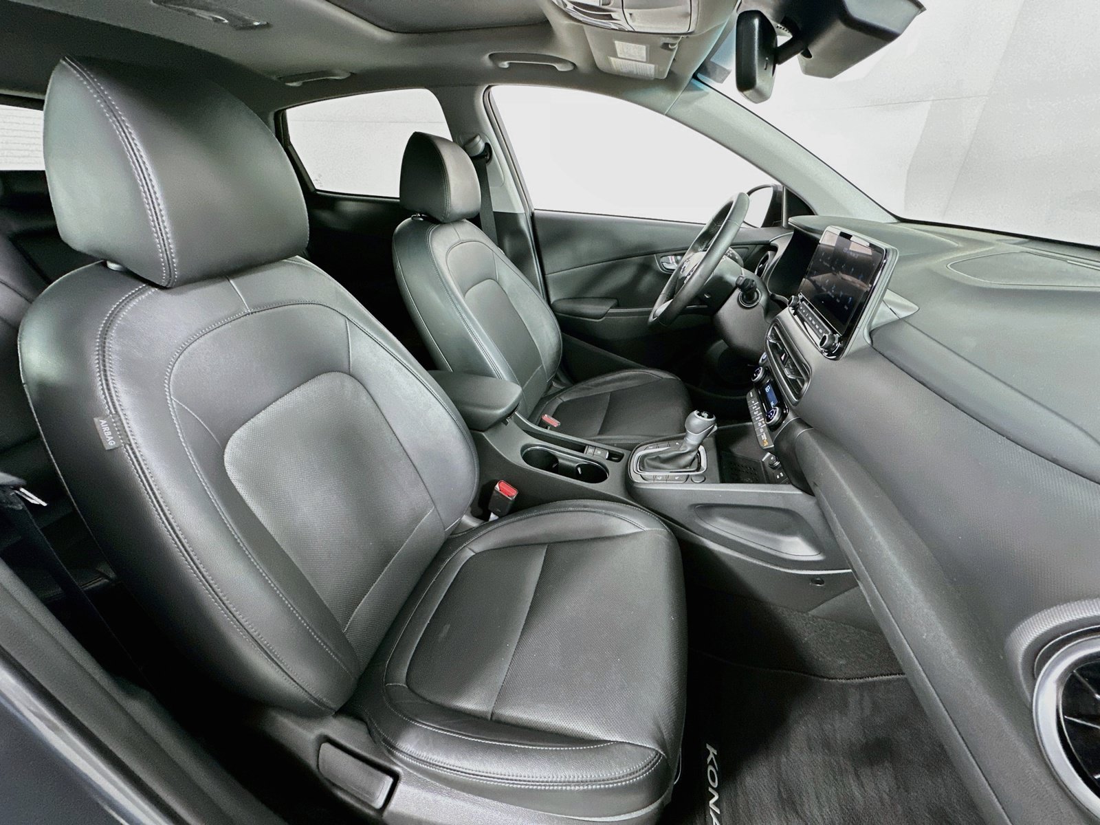Used 2023 Hyundai Kona Limited FWD image 29