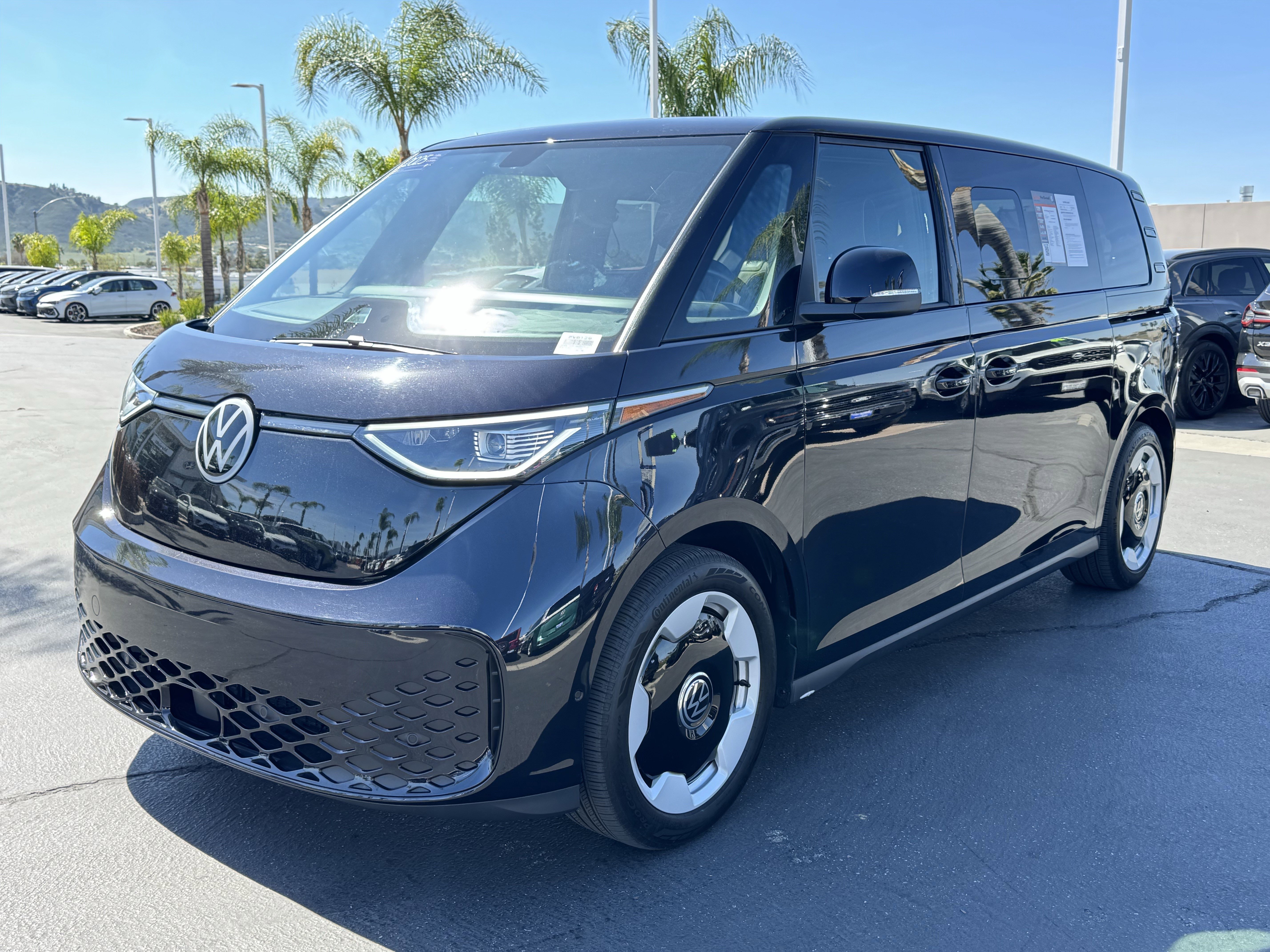 Used 2025 Volkswagen ID. Buzz Pro S image 5