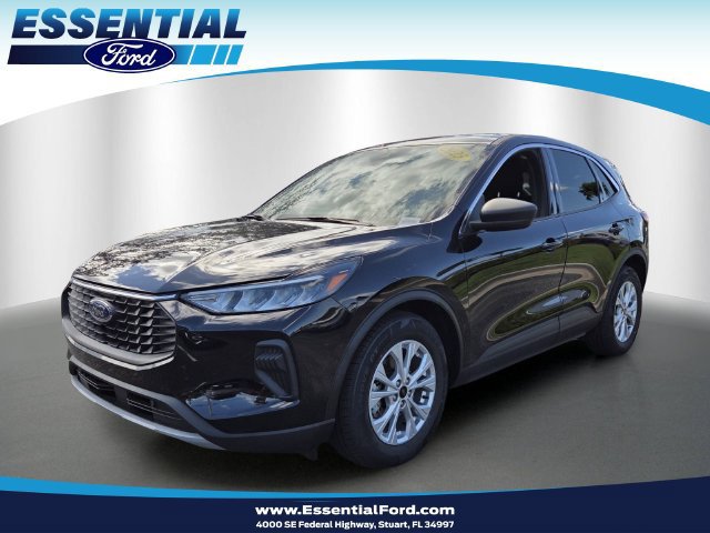 Used 2023 Ford Escape Active w/ Tech Pack #1 FWD image 1