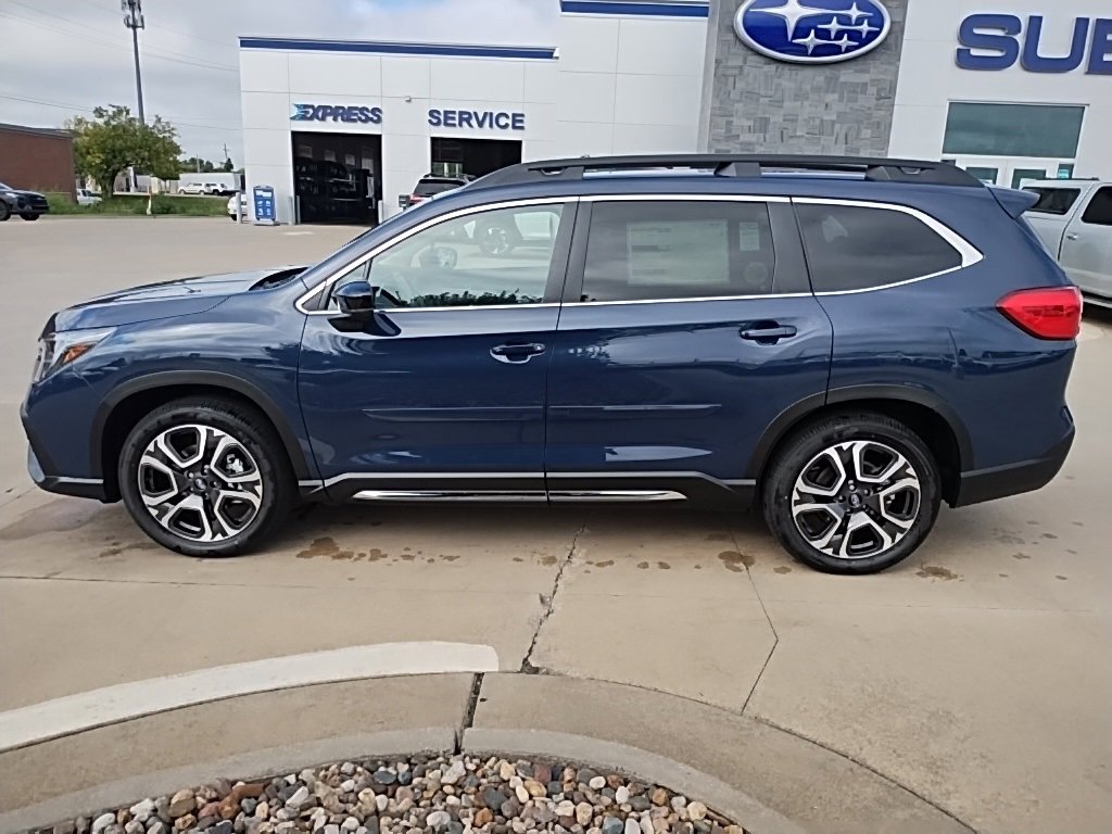 New 2025 Subaru Ascent Limited image 11
