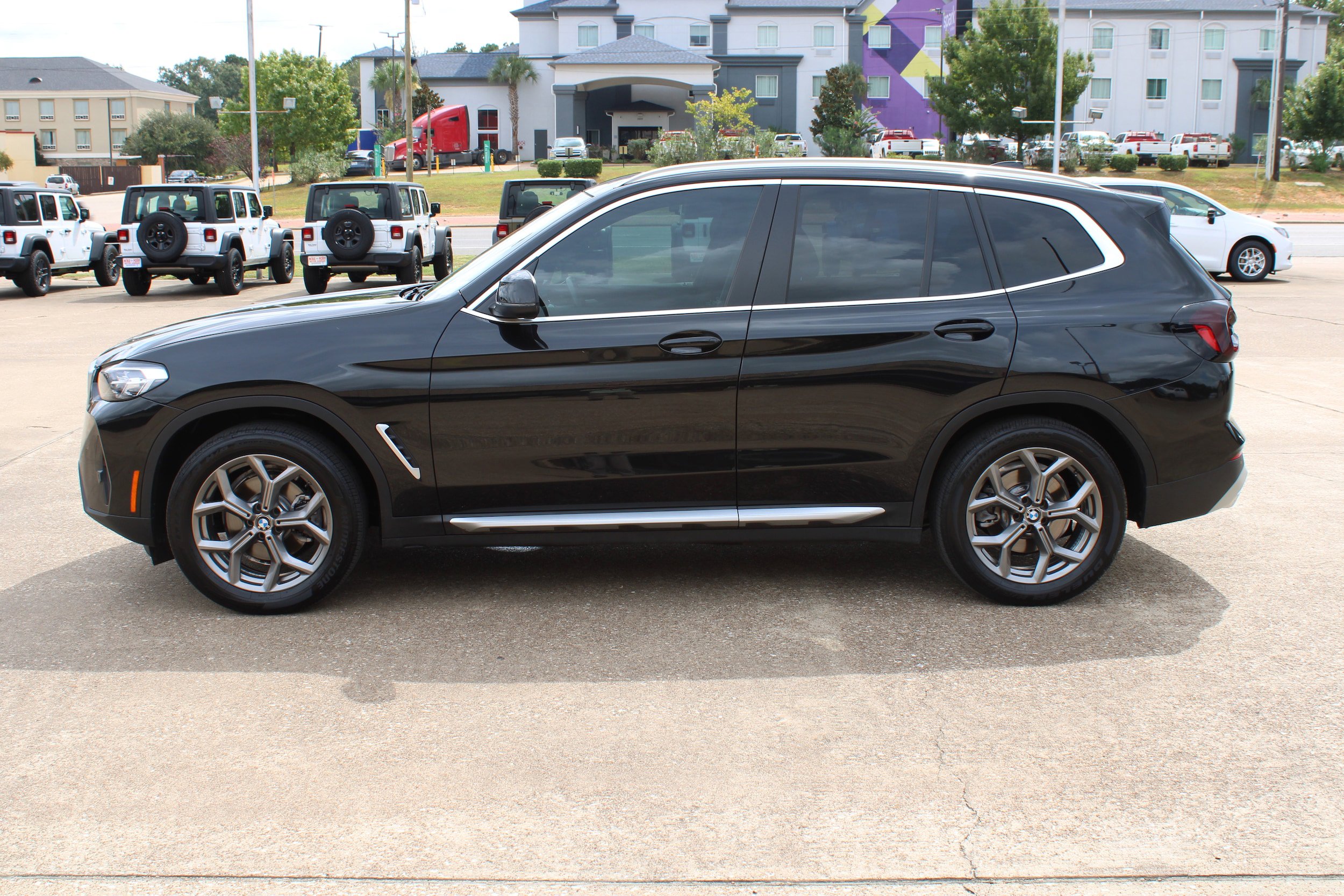 Used 2022 BMW X3 xDrive30i w/ Premium Package 2 image 9