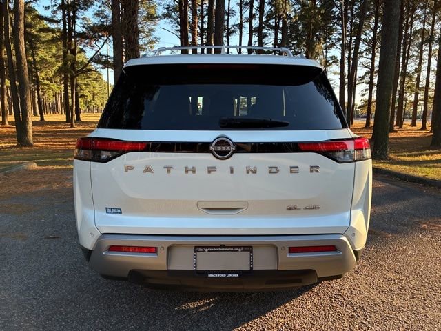 Used 2023 Nissan Pathfinder SL image 4