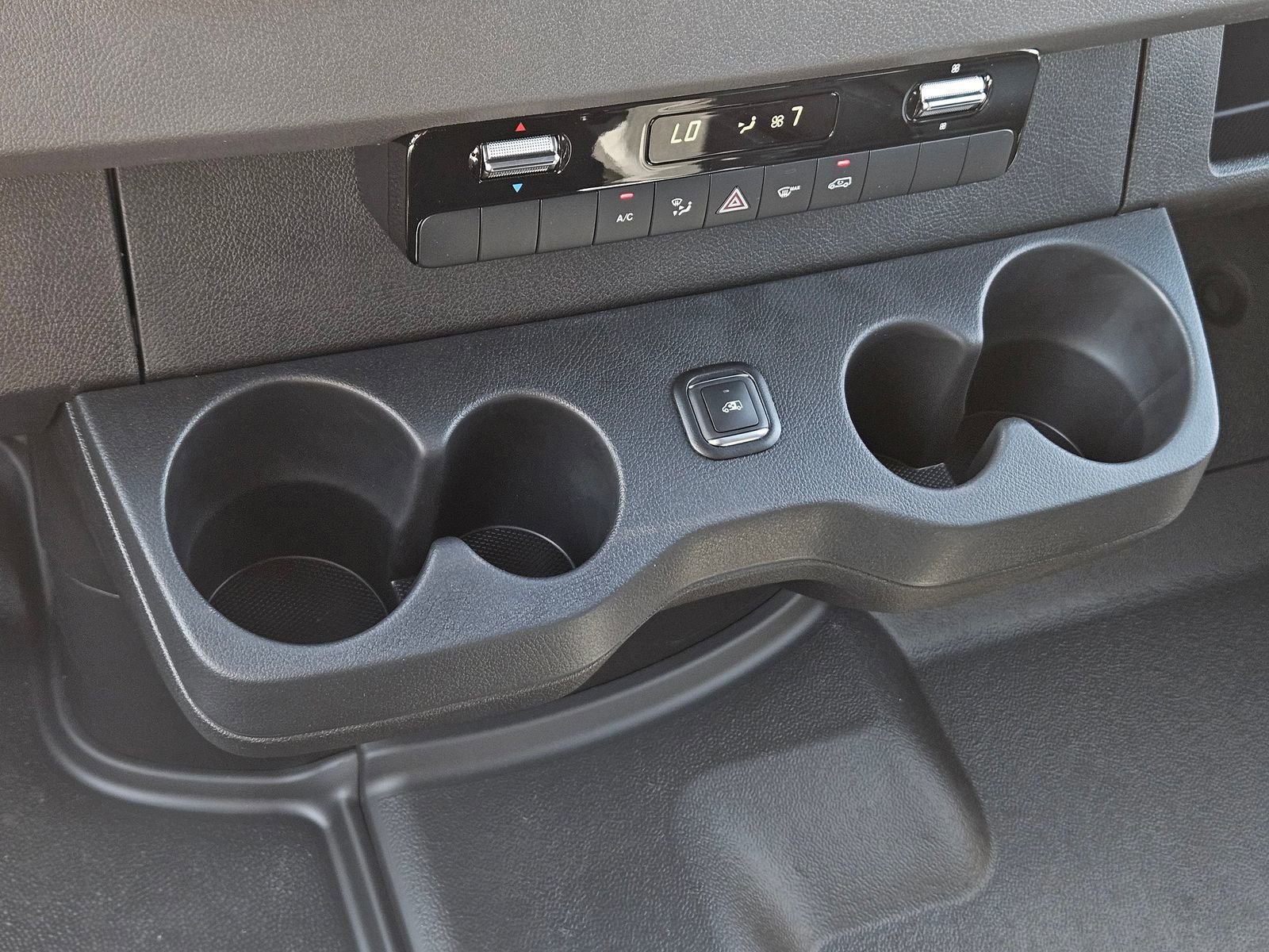 New 2025 Mercedes-Benz Sprinter 2500 image 28