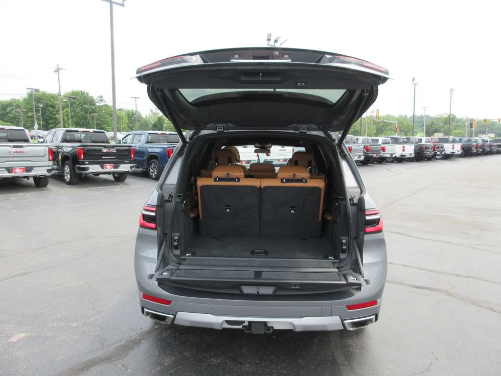 Used 2023 BMW X7 xDrive40i w/ Executive Package AWD/4WD image 8