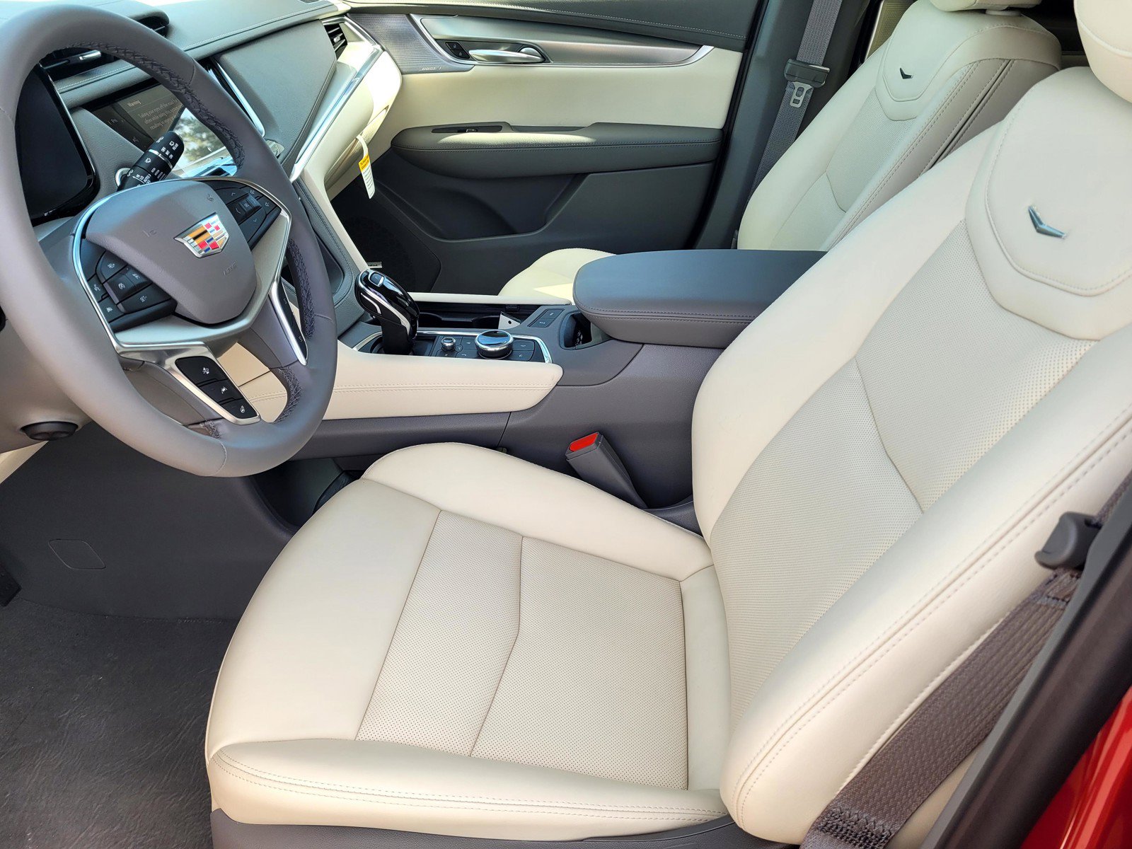 New 2026 Cadillac XT5 Premium Luxury w/ Driver Assist Package AWD/4WD image 8