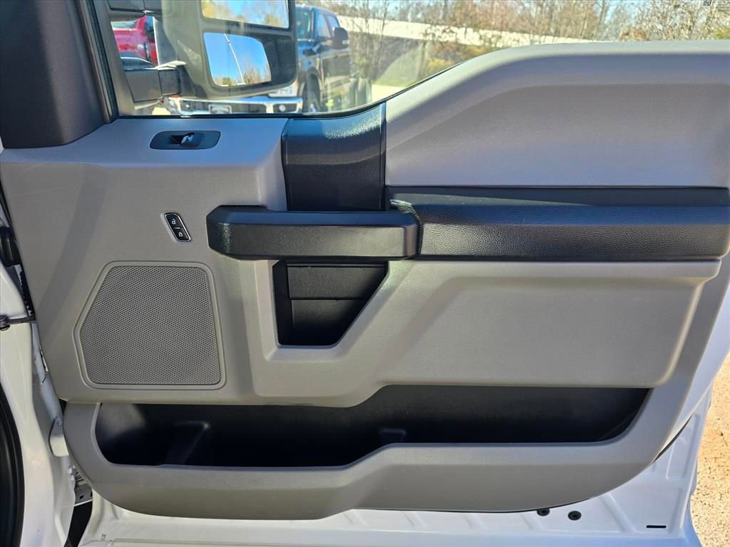 Used 2021 Ford F550 4x4 Regular Cab Super Duty image 13