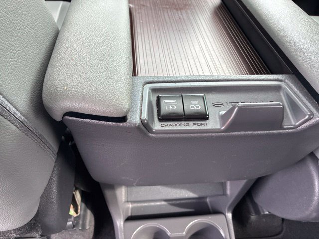 Used 2021 Toyota Sienna XLE FWD image 22