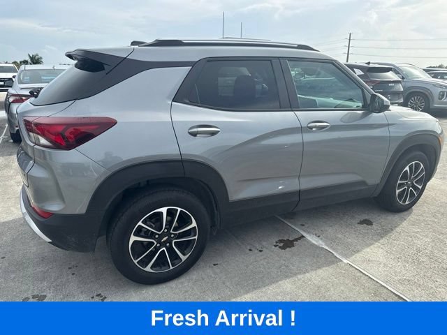 Used 2025 Chevrolet TrailBlazer LT FWD image 16