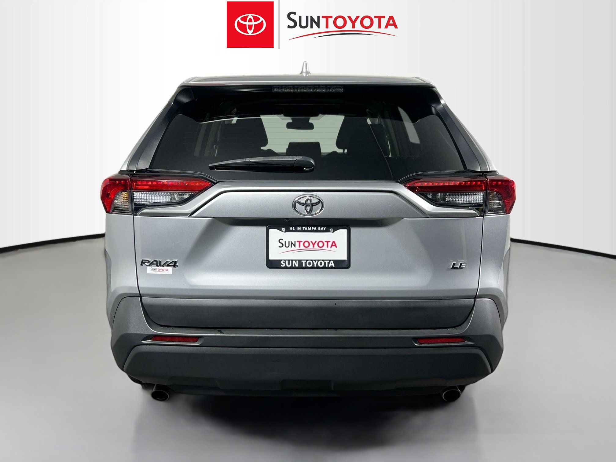 Used 2022 Toyota RAV4 LE FWD image 5