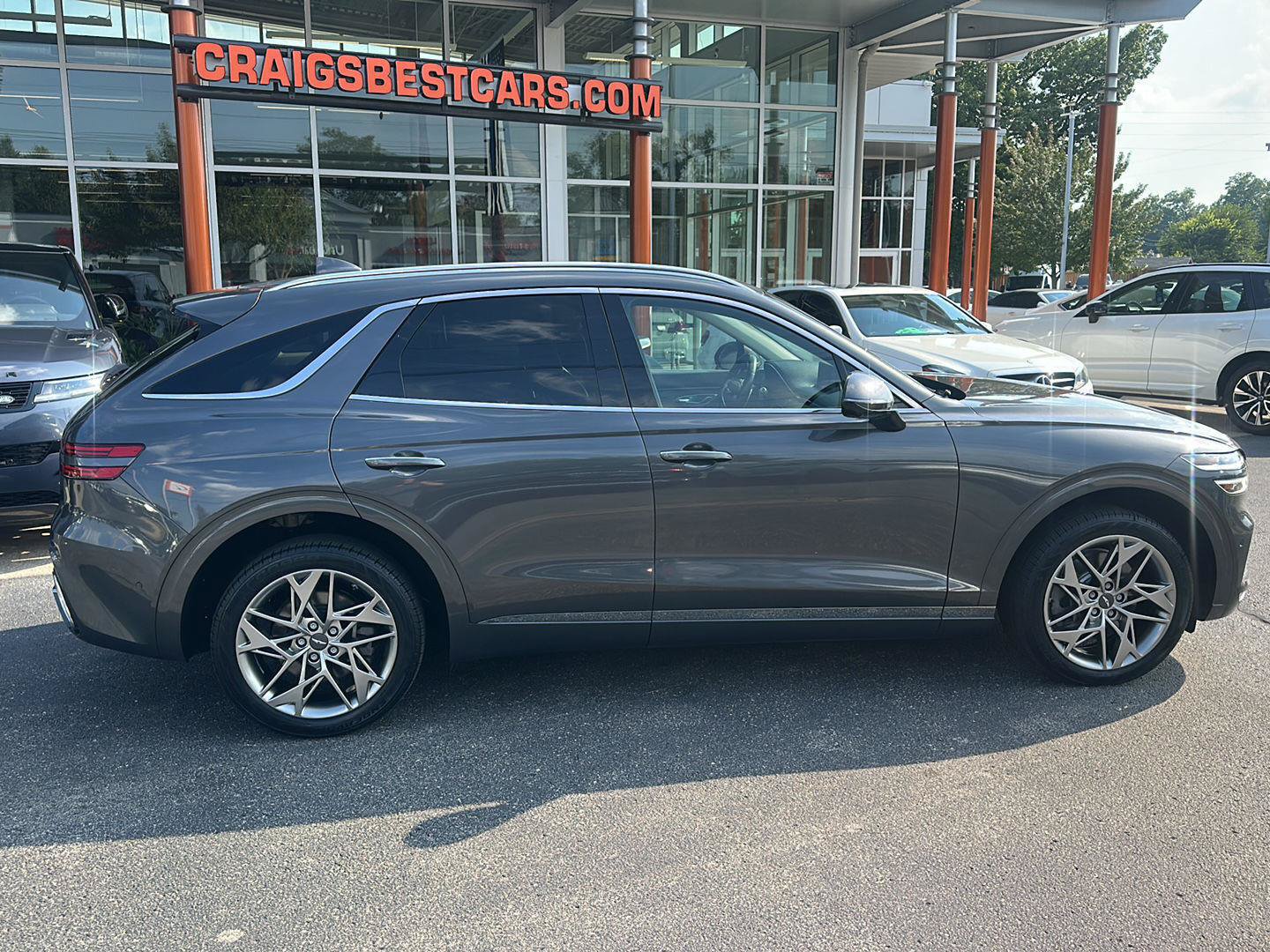 Used 2022 Genesis GV70 2.5T w/ Advanced Package AWD/4WD image 2