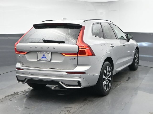 Used 2024 Volvo XC60 B5 Plus w/ Protection Package Premier AWD/4WD image 8