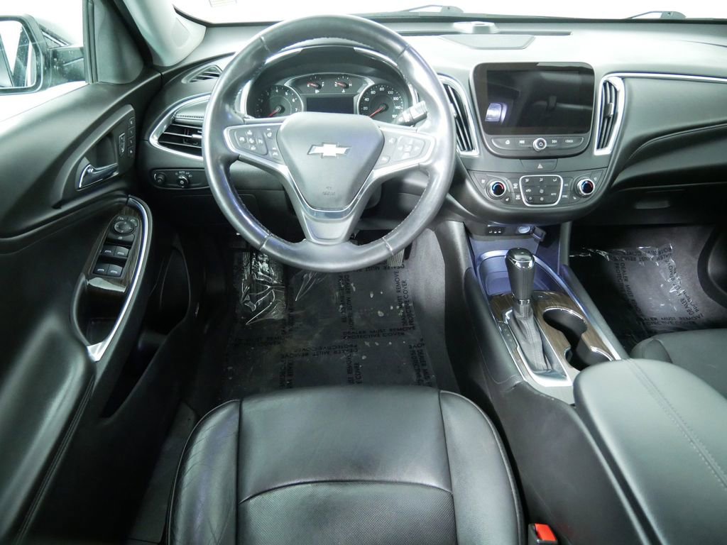 Used 2018 Chevrolet Malibu Premier w/ Driver Confidence Package image 19
