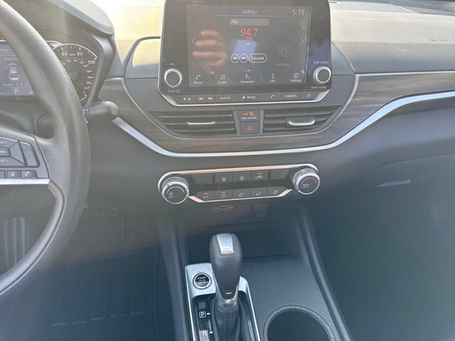 Used 2025 Nissan Altima 2.5 SV FWD image 17