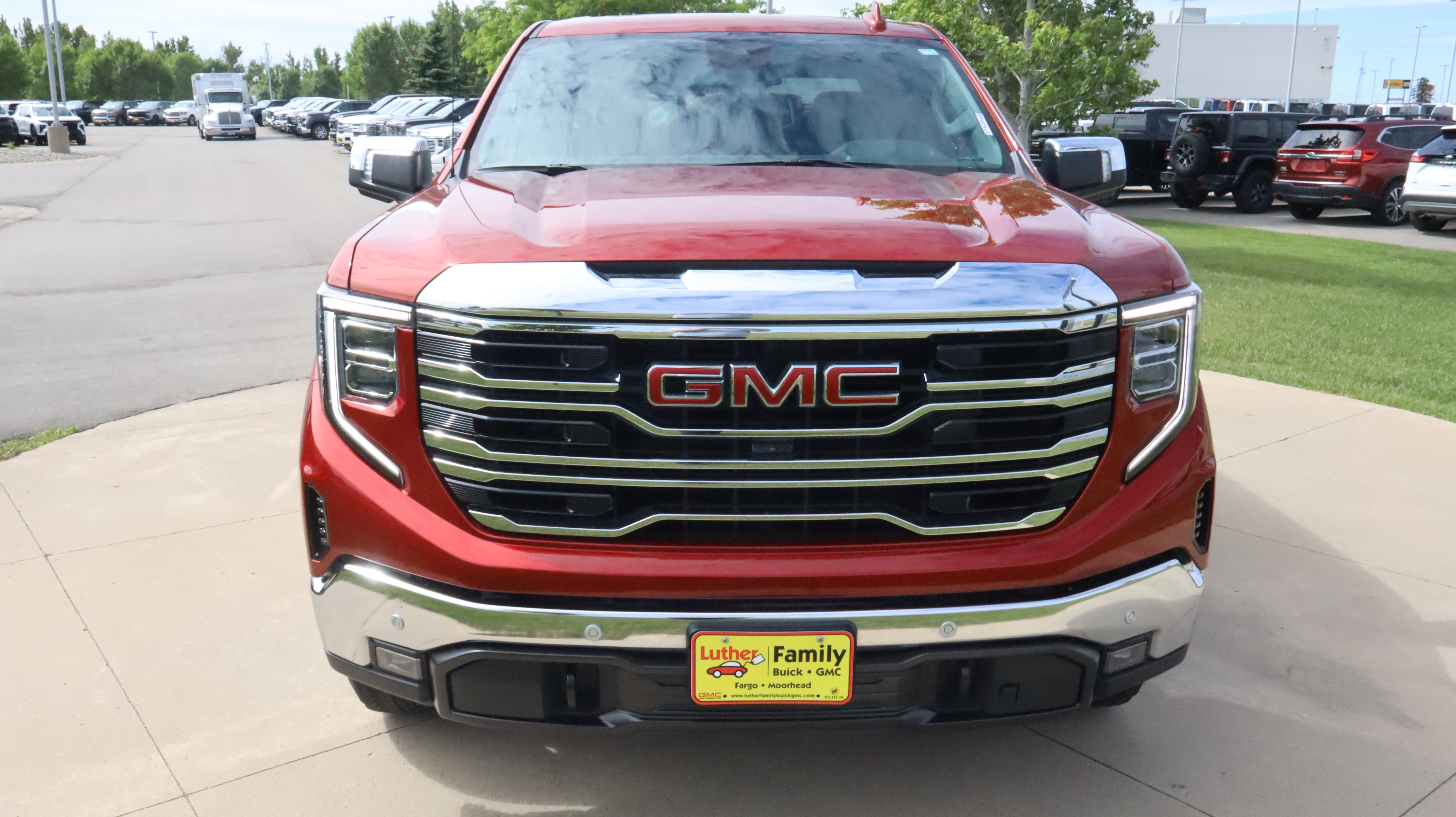 Used 2024 GMC Sierra 1500 SLT w/ SLT Premium Plus Package AWD/4WD image 2