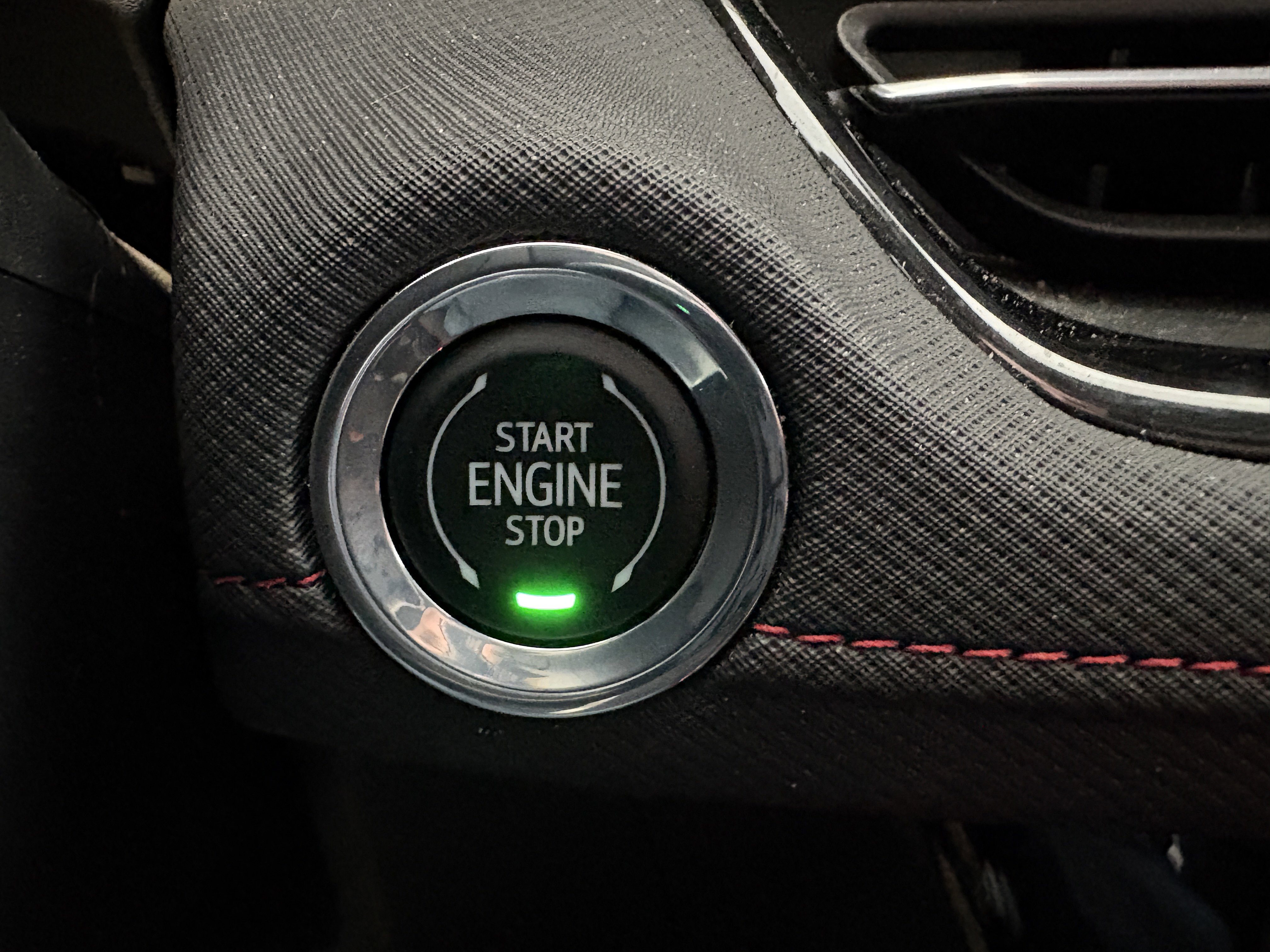 Used 2024 Chevrolet TrailBlazer RS w/ Convenience Package image 14