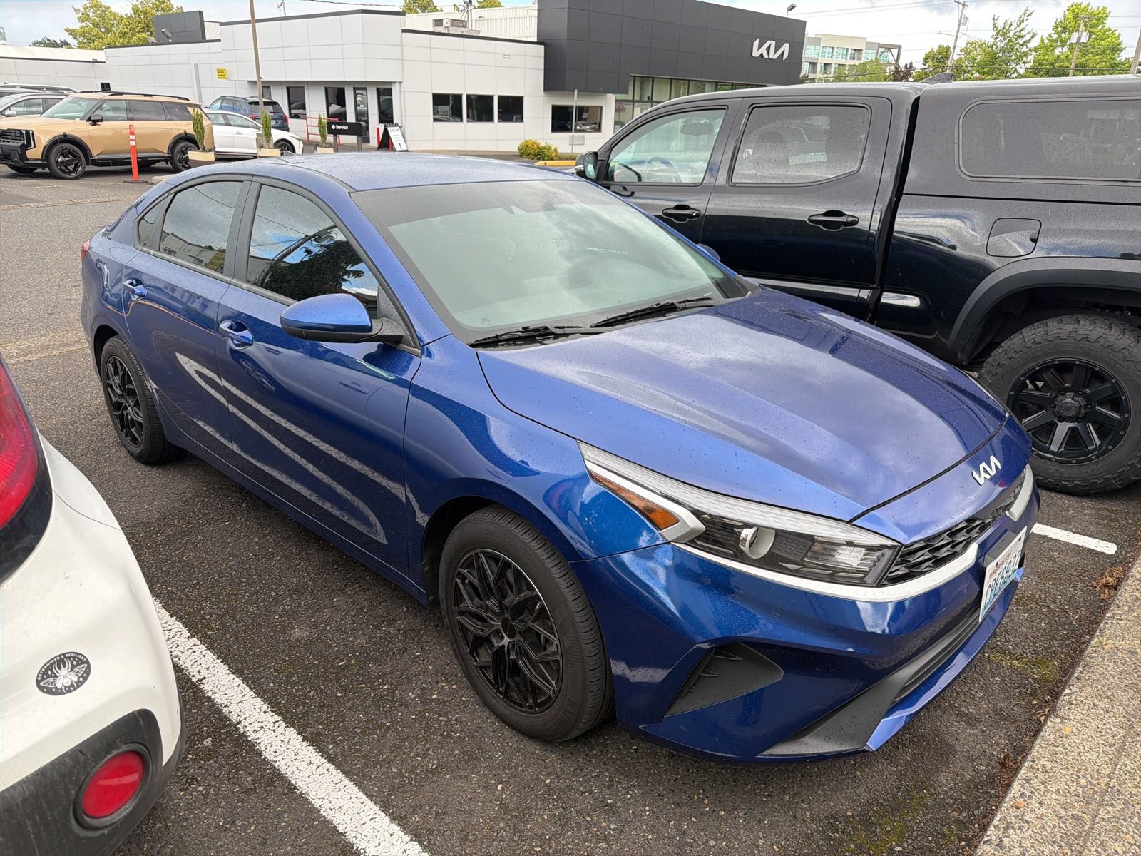Certified 2023 Kia Forte LXS FWD image 3