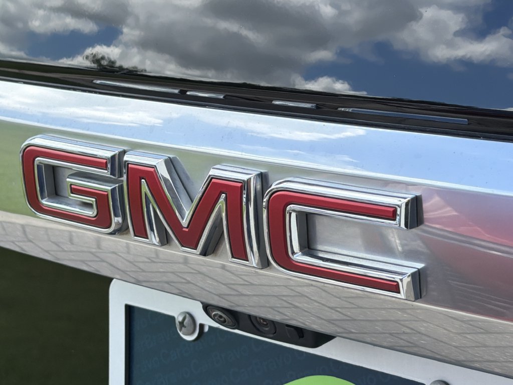Certified 2024 GMC Yukon Denali w/ Advanced Technology Package AWD/4WD image 11