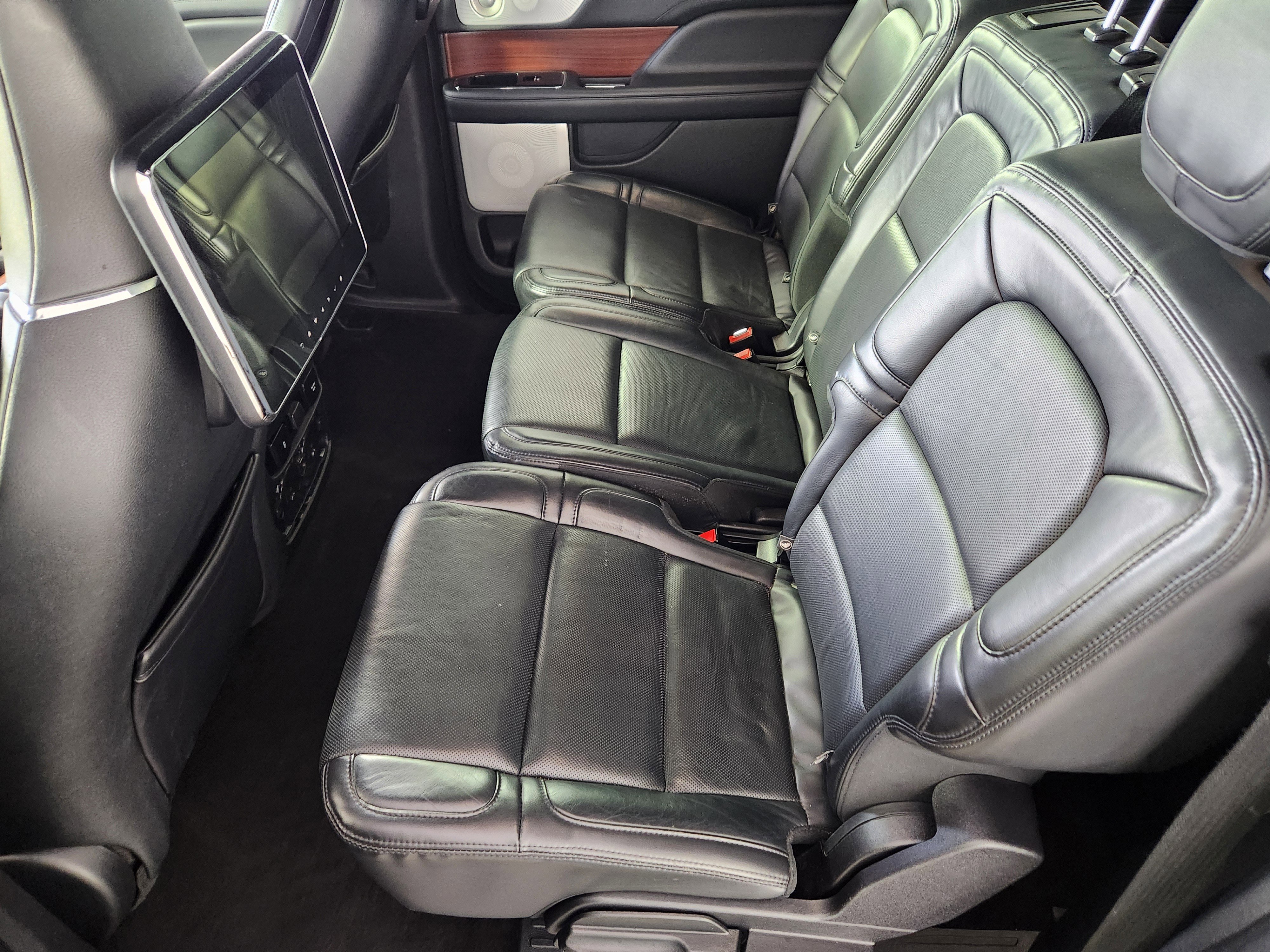 Used 2021 Lincoln Navigator L Reserve image 14