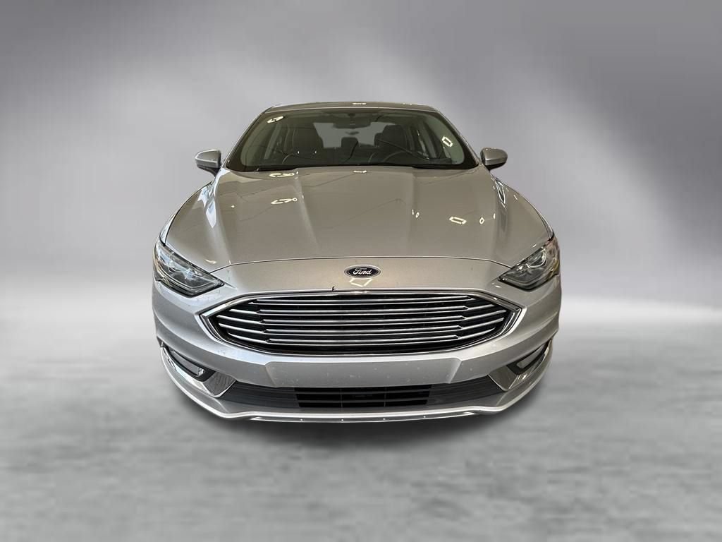 Used 2017 Ford Fusion SE w/ Equipment Group 201A FWD image 9