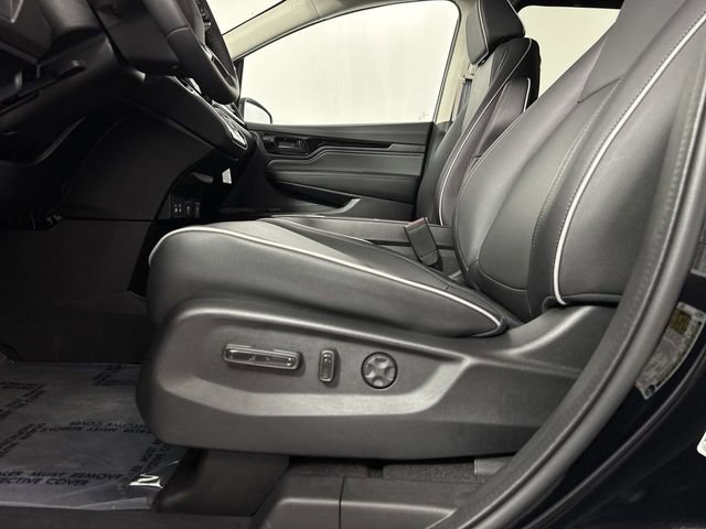 Used 2026 Honda Odyssey Touring image 23