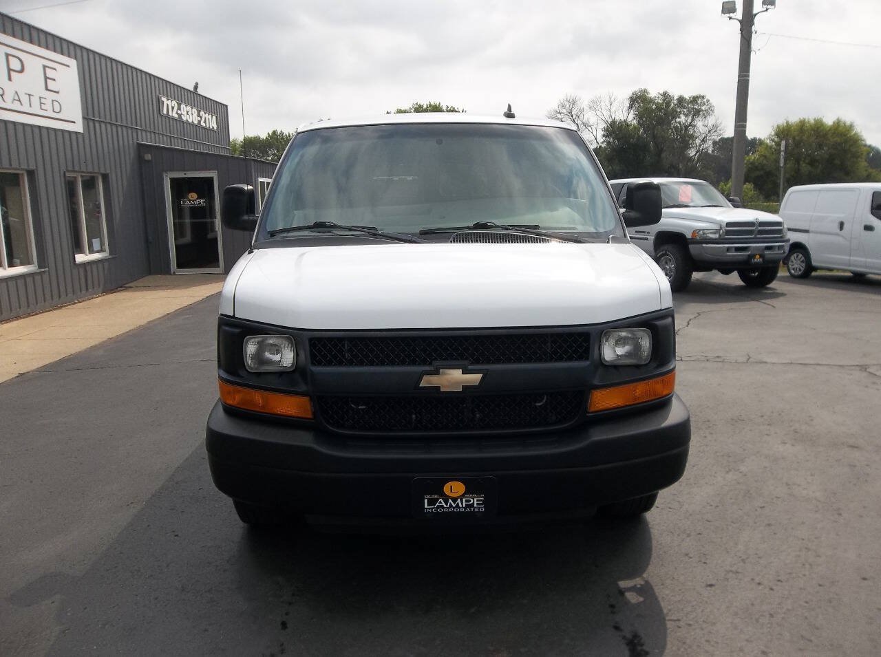 Used 2016 Chevrolet Express 3500 LS RWD image 8