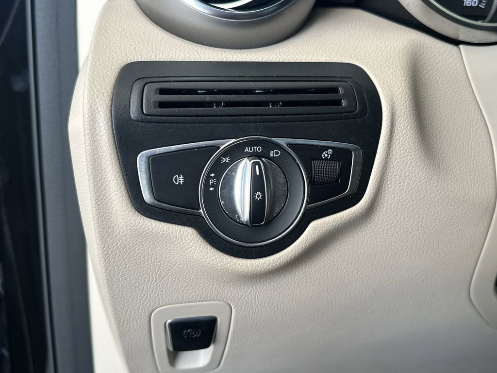 Used 2019 Mercedes-Benz GLC 300 image 18