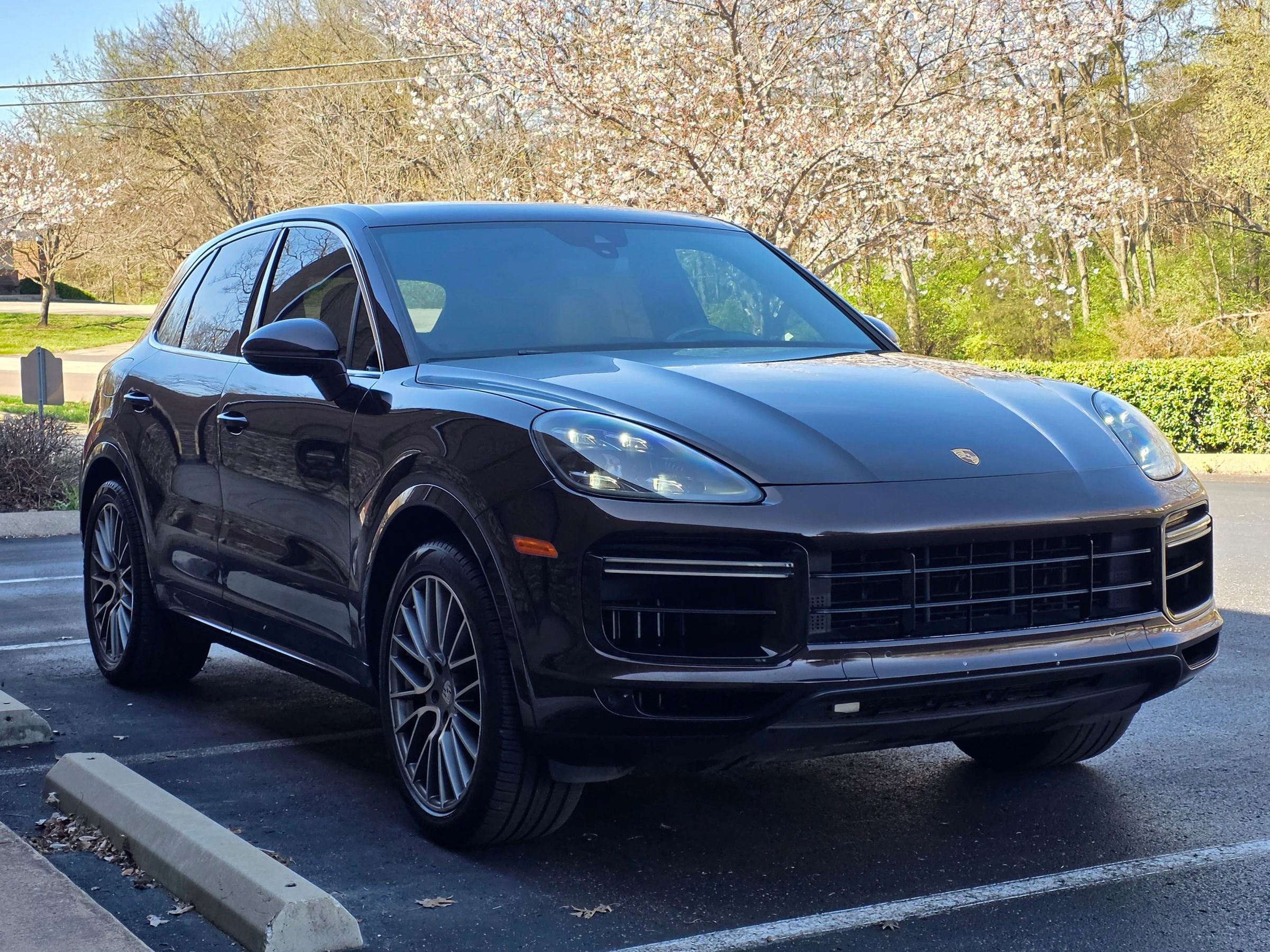 Used 2019 Porsche Cayenne Turbo image 3