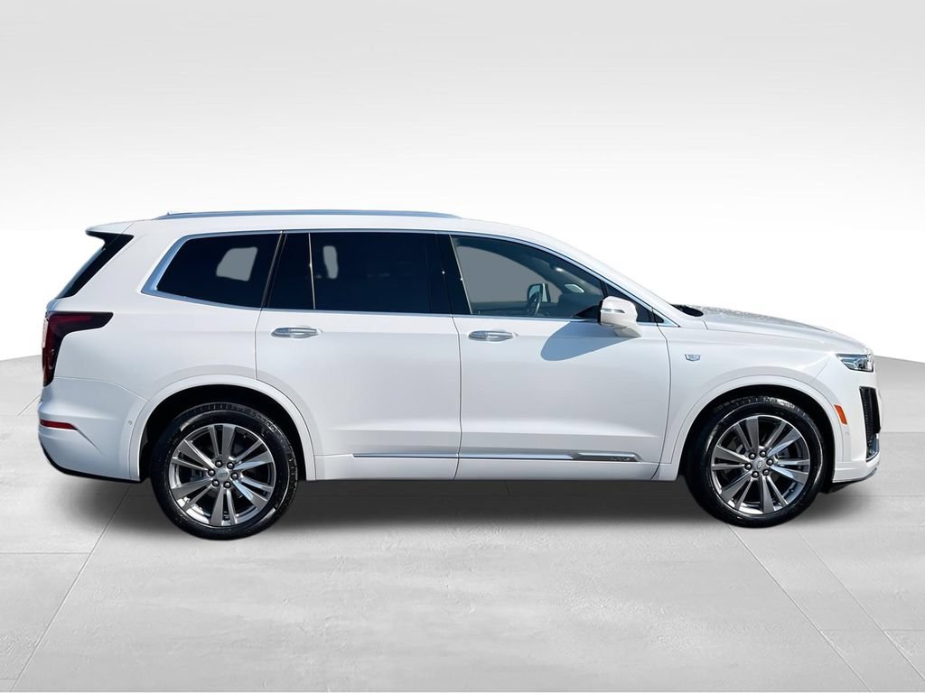 Used 2023 Cadillac XT6 Premium Luxury w/ Technology Package FWD image 9