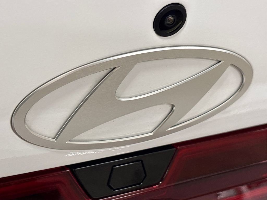 Certified 2025 Hyundai Elantra SEL image 14