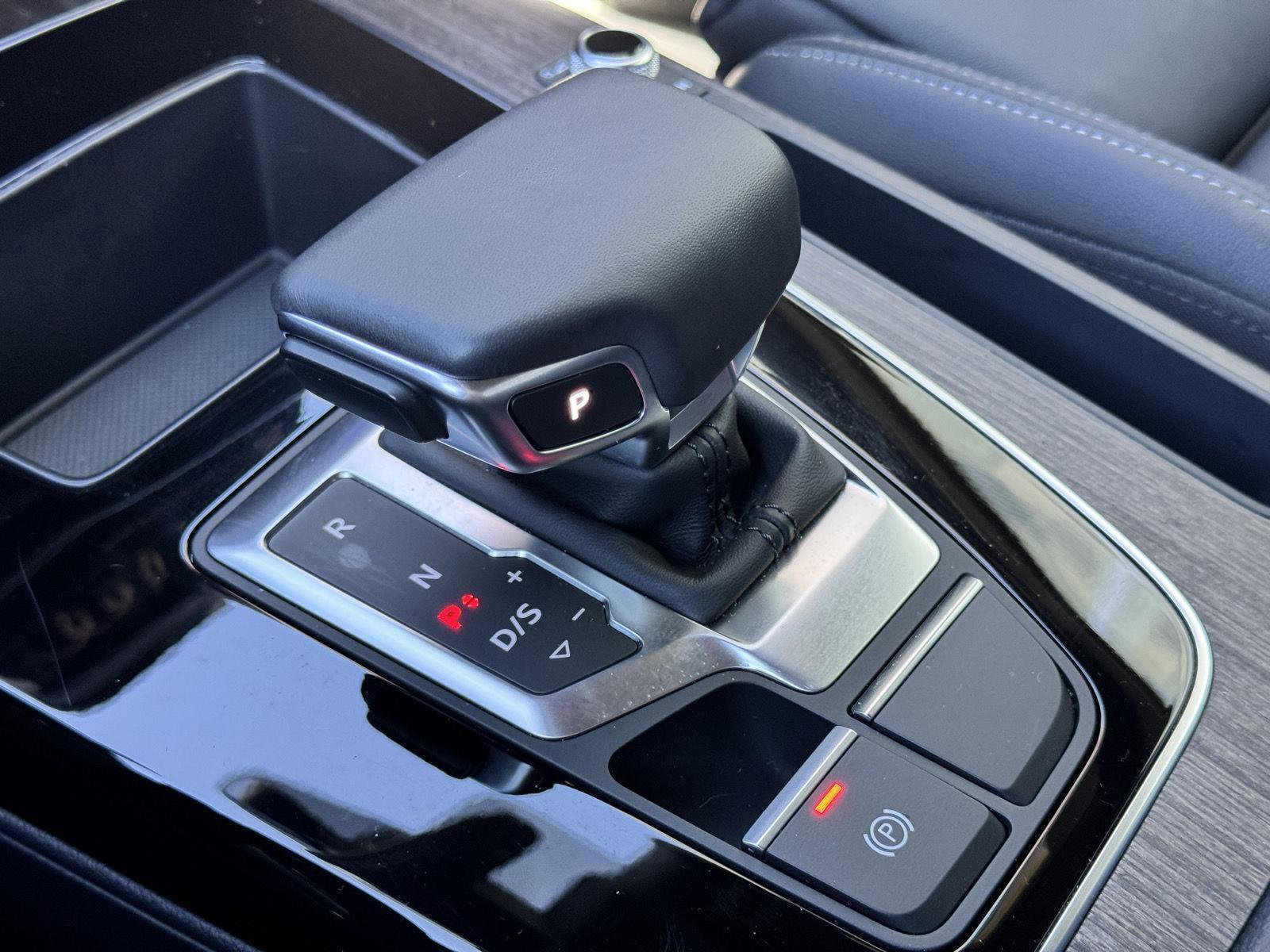 Used 2025 Audi Q5 2.0T Premium image 18