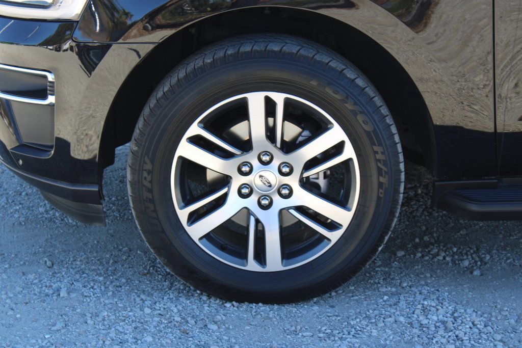 Used 2024 Ford Expedition Limited image 8
