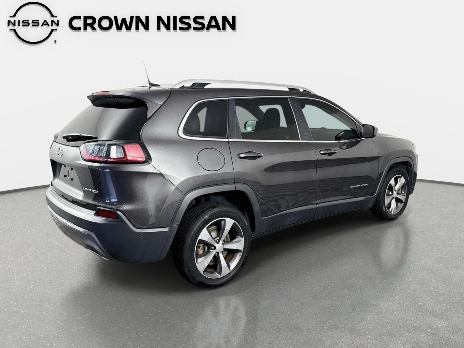 Used 2019 Jeep Cherokee Limited w/ Technology Group FWD image 6