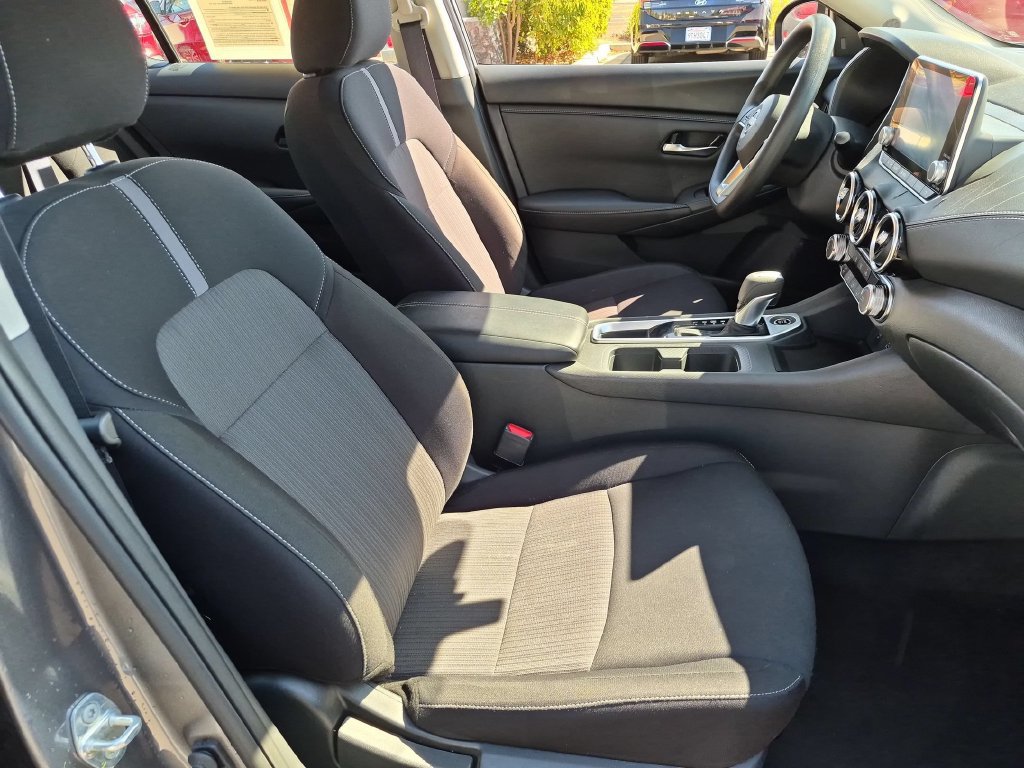 Used 2025 Nissan Sentra SV FWD image 28