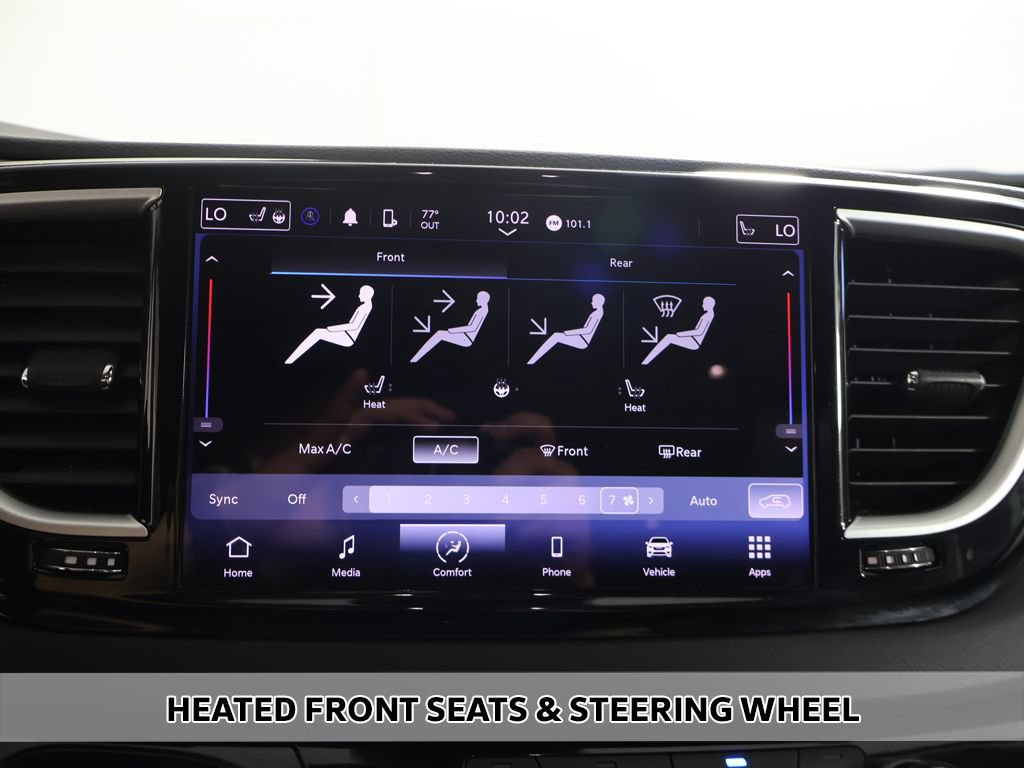 Used 2023 Chrysler Pacifica Touring-L FWD image 6