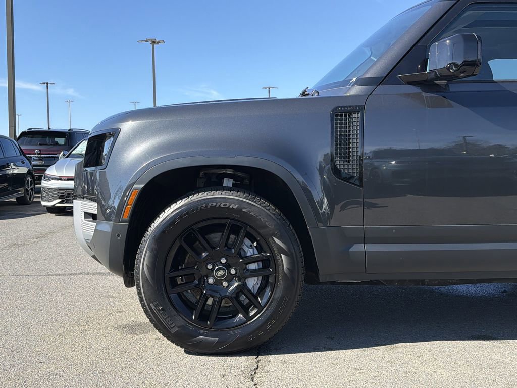 Used 2025 Land Rover Defender 110 S image 9