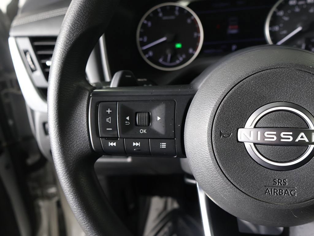 Used 2024 Nissan Rogue SV image 36