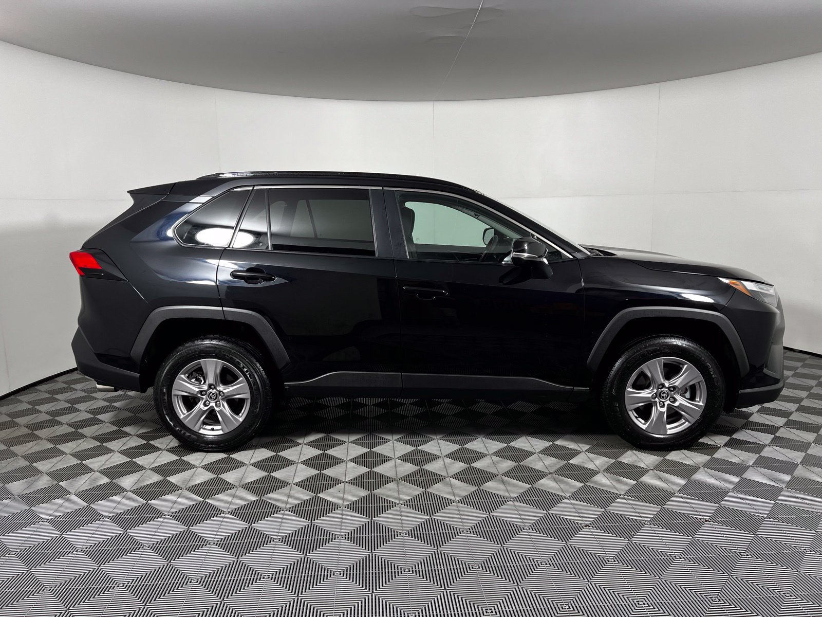 Certified 2025 Toyota RAV4 XLE FWD image 4