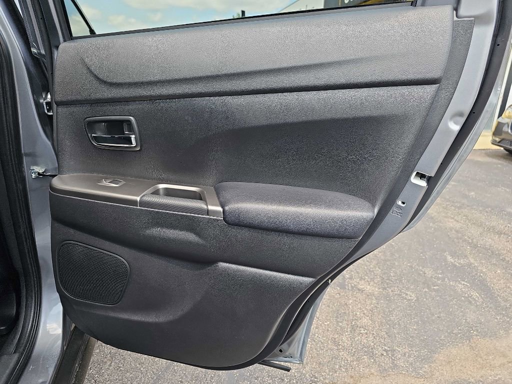 Used 2023 Mitsubishi Outlander Sport SE image 51