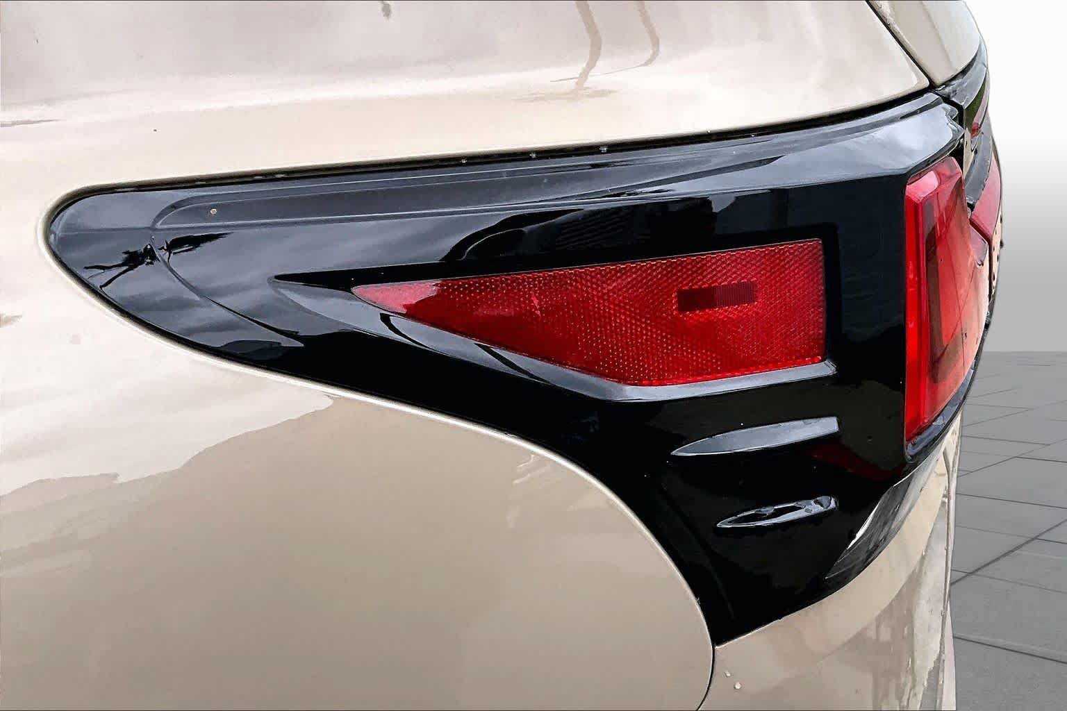 Used 2025 Lexus LX 700h Overtrail AWD/4WD image 29