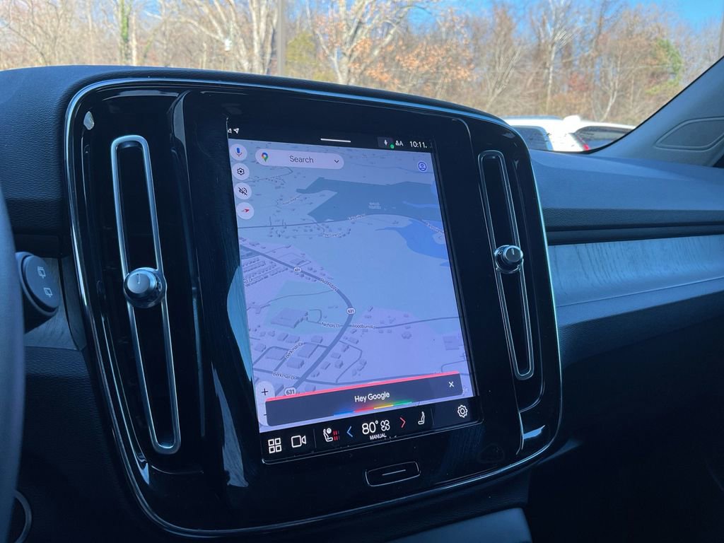 Certified 2023 Volvo XC40 B5 Ultimate w/ Protection Package Premier image 19