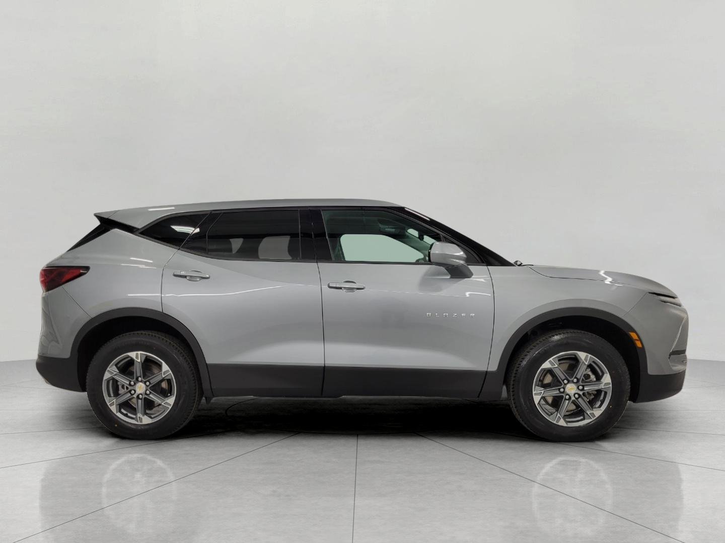 Used 2025 Chevrolet Blazer LT AWD/4WD image 11