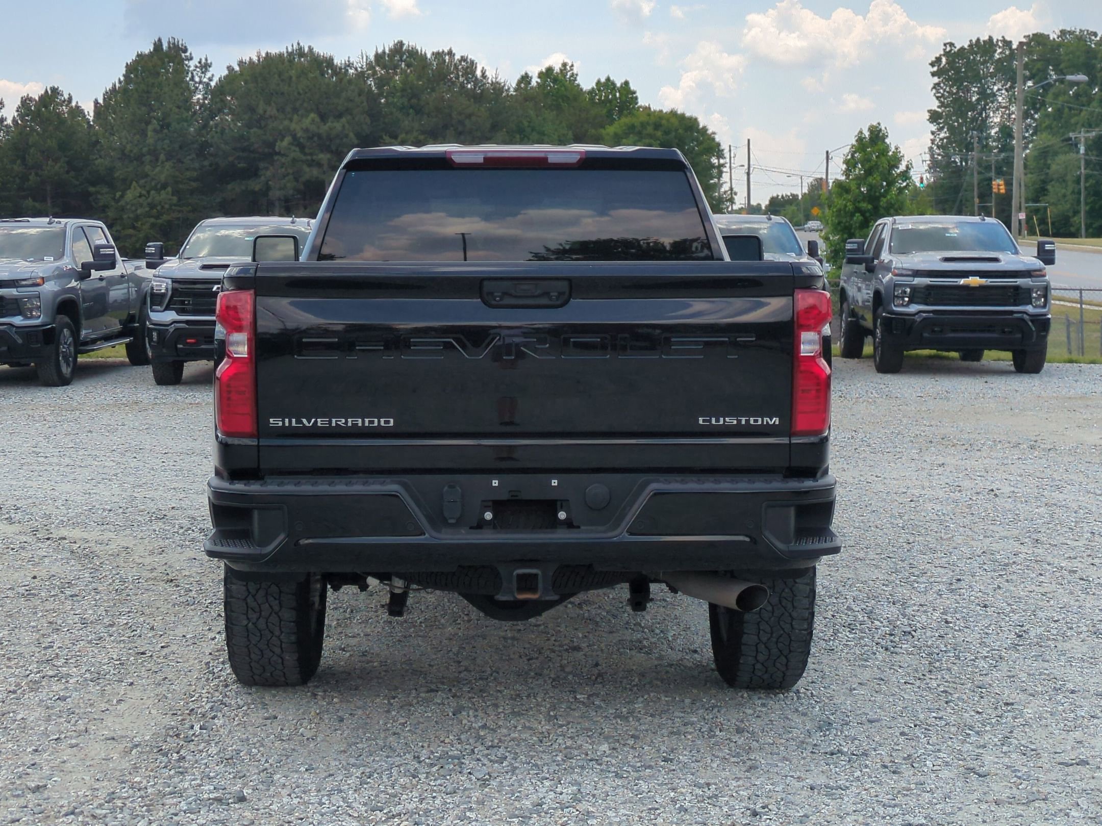 Used 2024 Chevrolet Silverado 2500 Custom w/ Custom Value Package AWD/4WD image 9