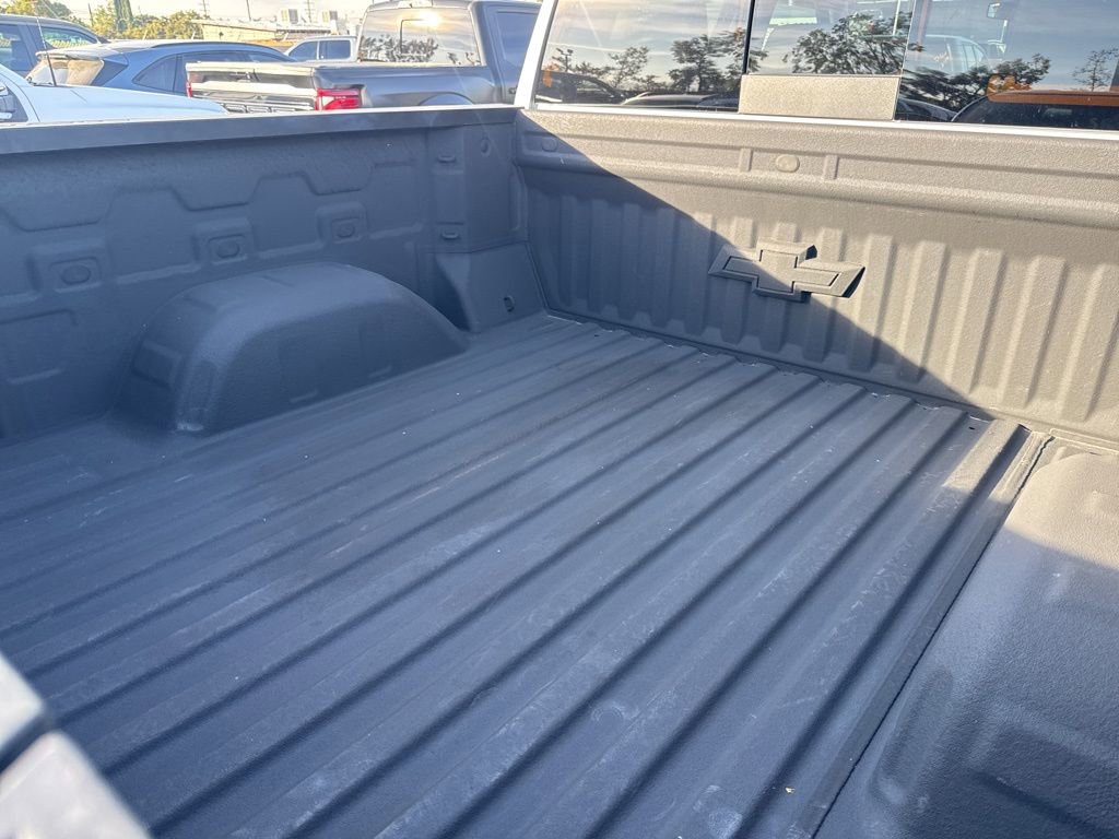 Used 2021 Chevrolet Silverado 1500 LT w/ Convenience Package II image 4