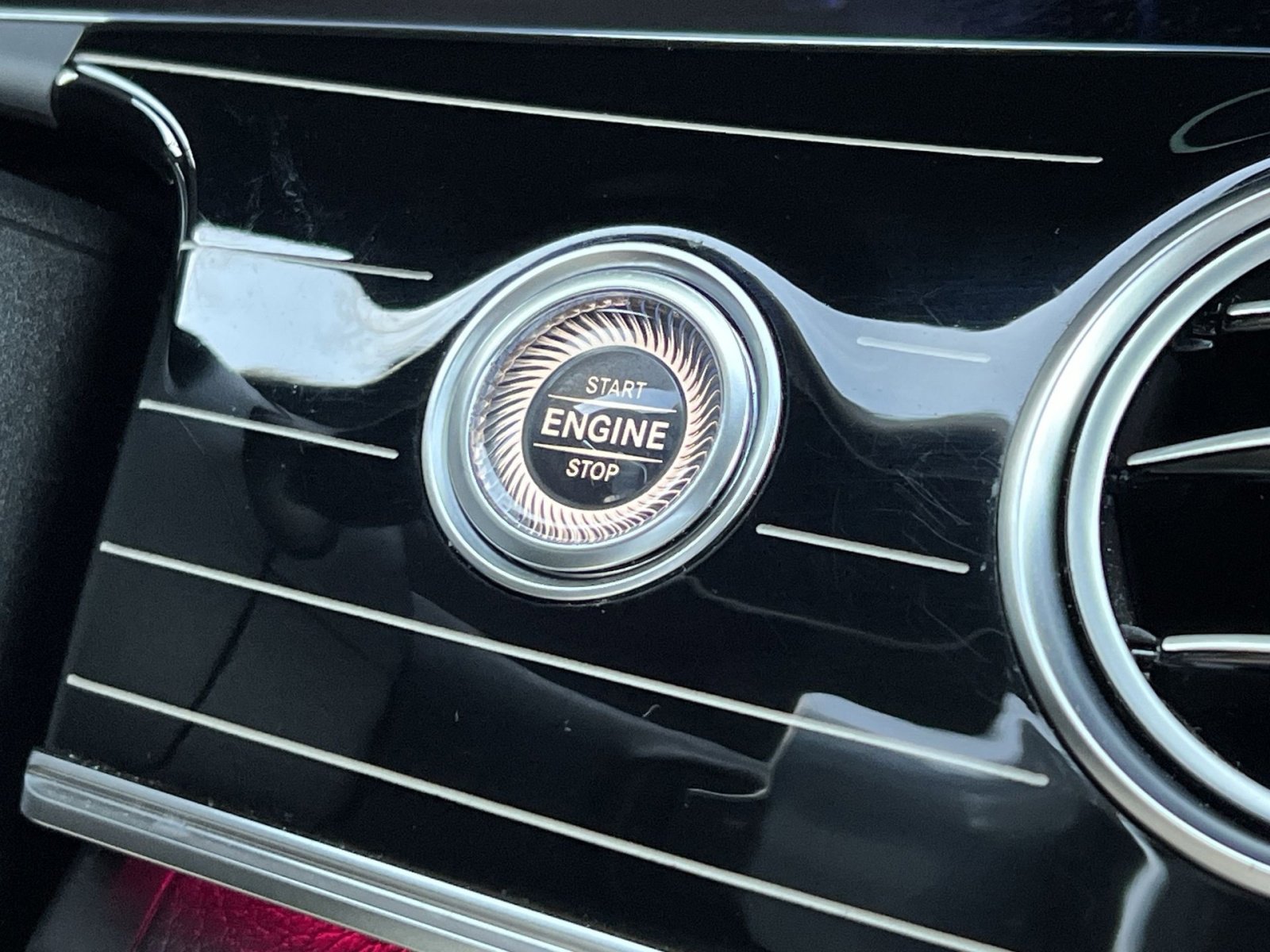 Certified 2021 Mercedes-Benz E 350 4MATIC Sedan w/ Premium Package image 31